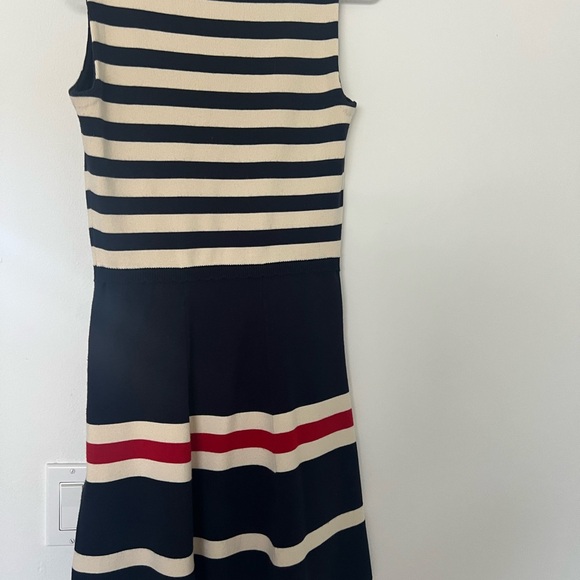 Dress - Picture 3 of 5